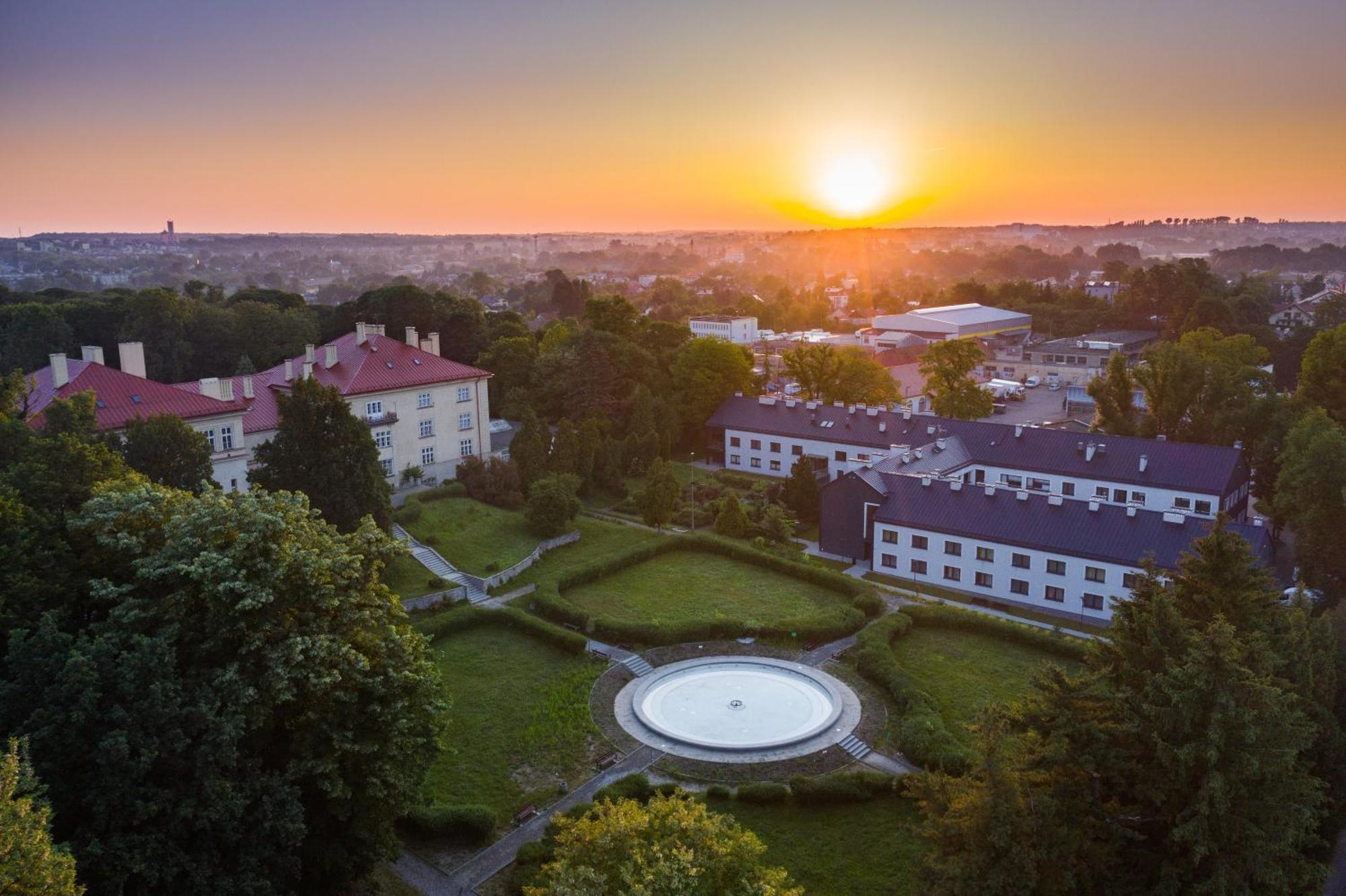 Centrum Rehabilitacji Spolecznej I Zawodowej Zaz Sloneczne Wzgorze Tarnów 外观 照片